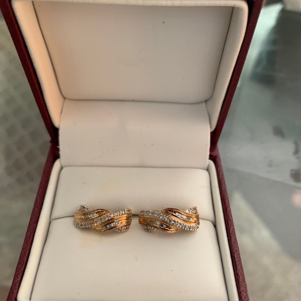 Elegant 14k Rose Gold Diamond Twisted Earrings - Picture 4 of 8